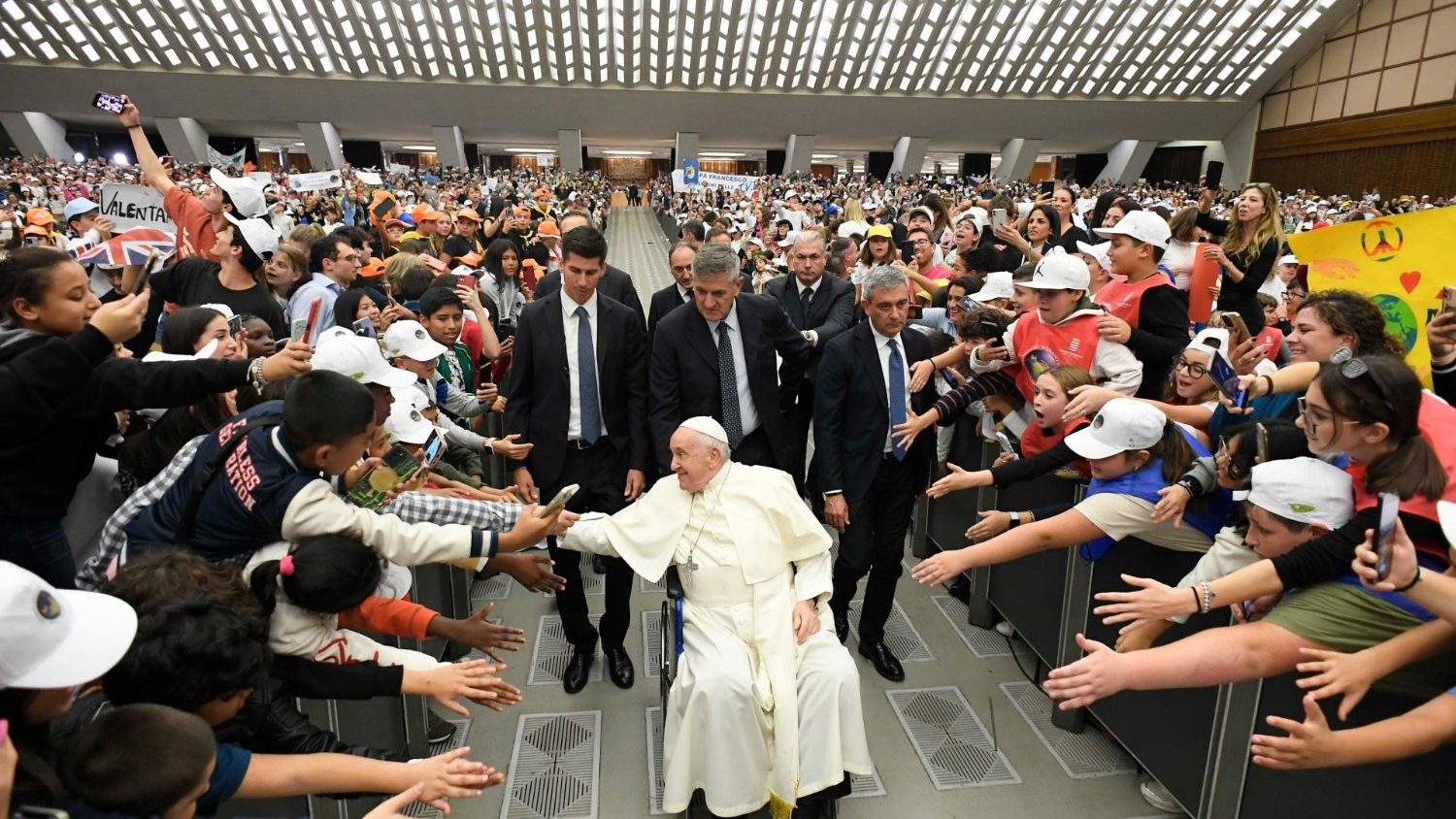 Corriere della Sera, Il Papa risponde a 7.500 bambini
