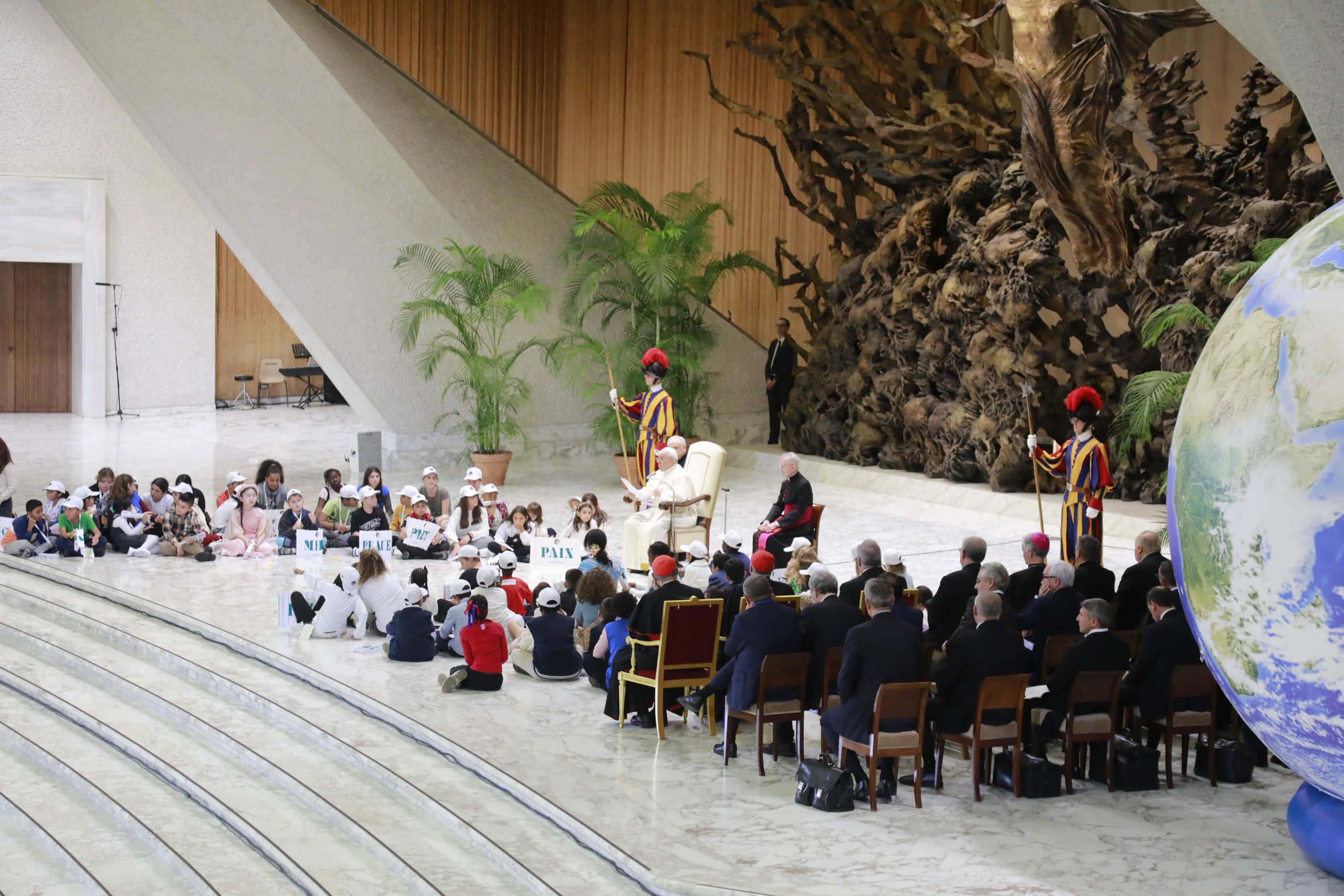 Vatican News. "I bambini incontrano il Papa", la diretta completa dell'evento