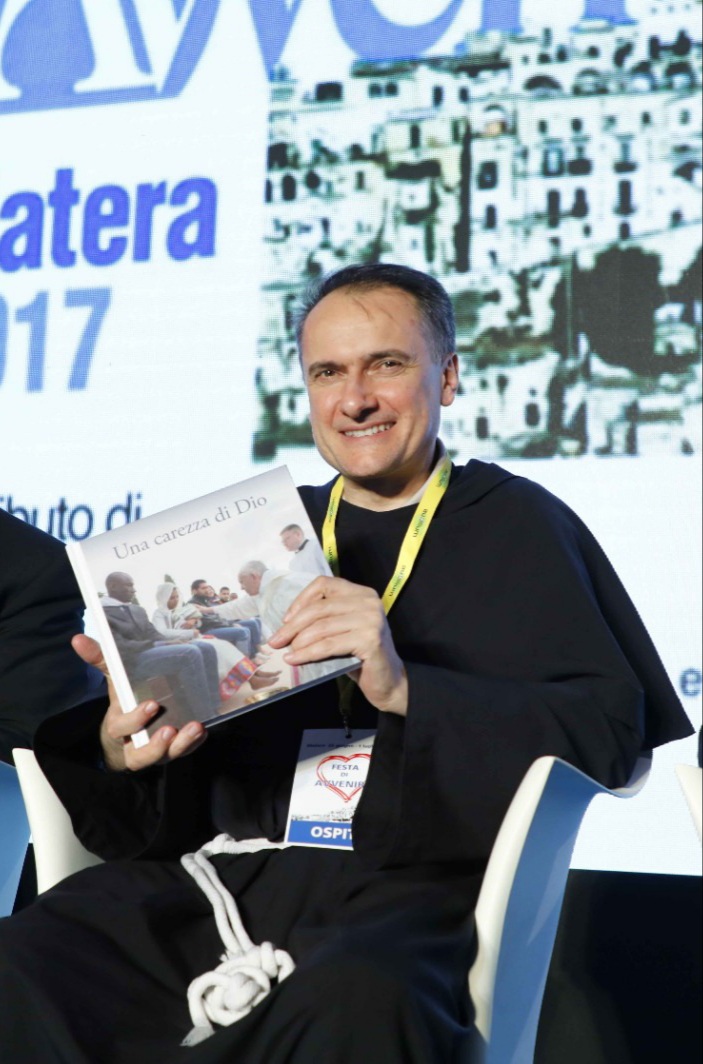Padre Mauro Gambetti Cardinale, la gioia della cooperativa Auxilium