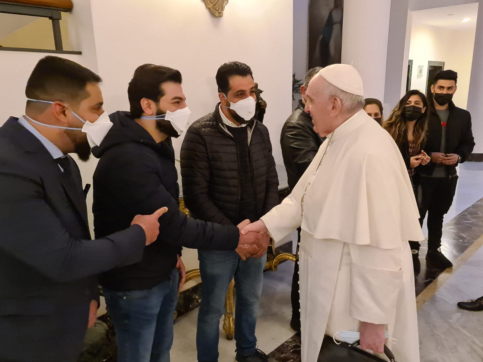 Avvenire, il Papa incontra un gruppo di rifugiati a Santa Marta prima di partire per l'Iraq