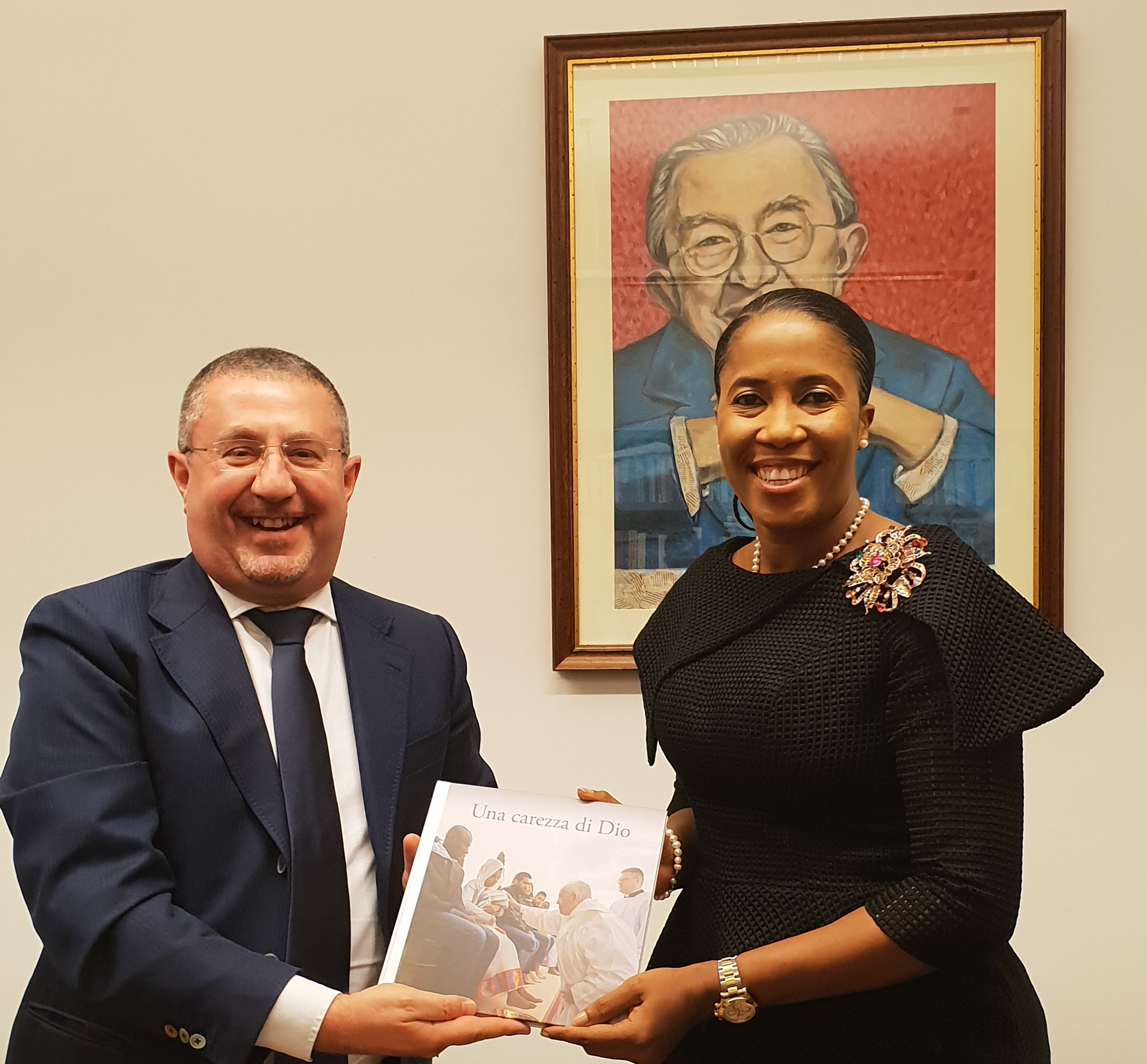 Florence Ozor in visita nella sede Auxilium di Roma