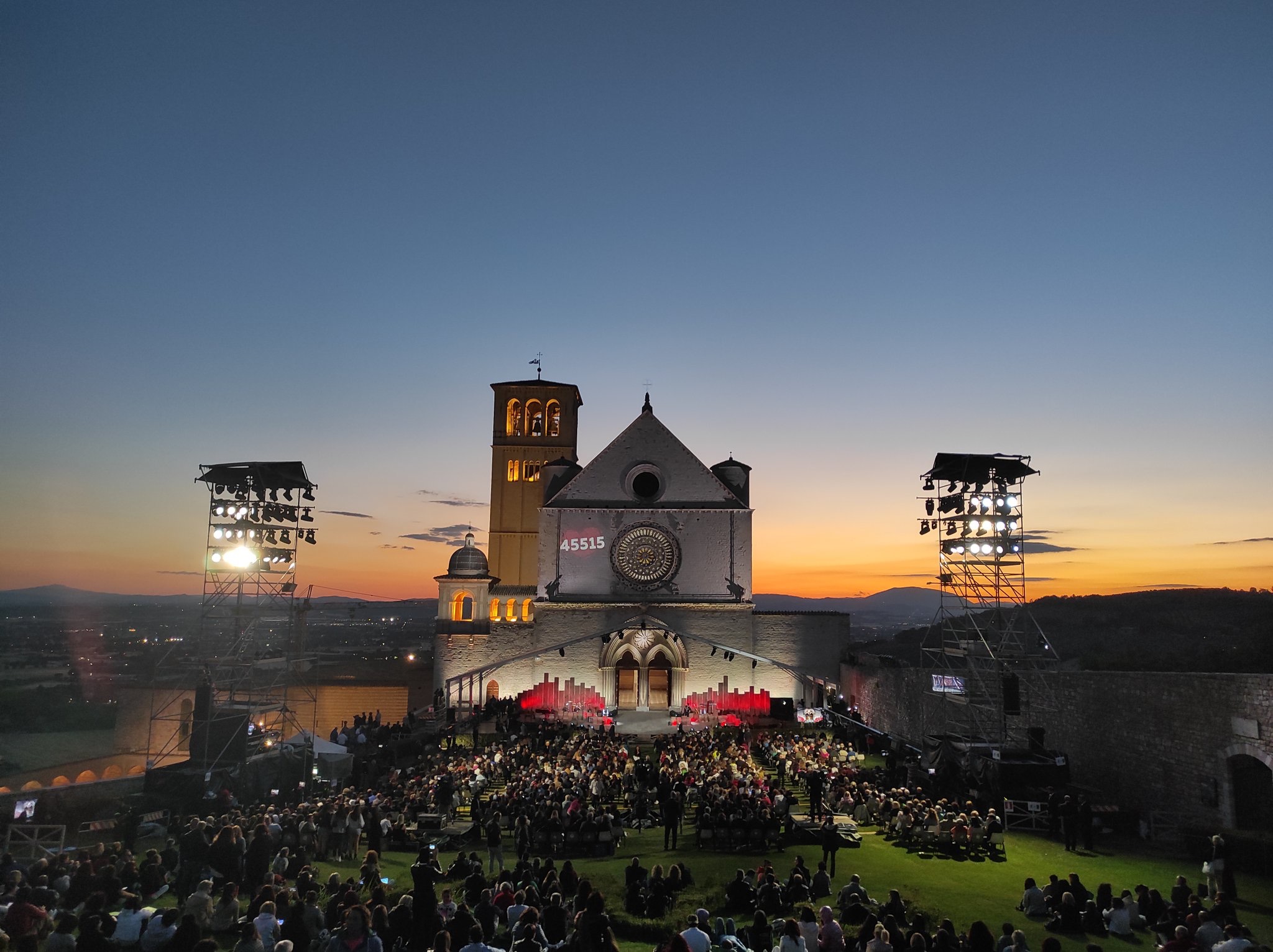 Auxilium accanto ai francescani per la maratona benefica "Con il cuore nel nome di Francesco"