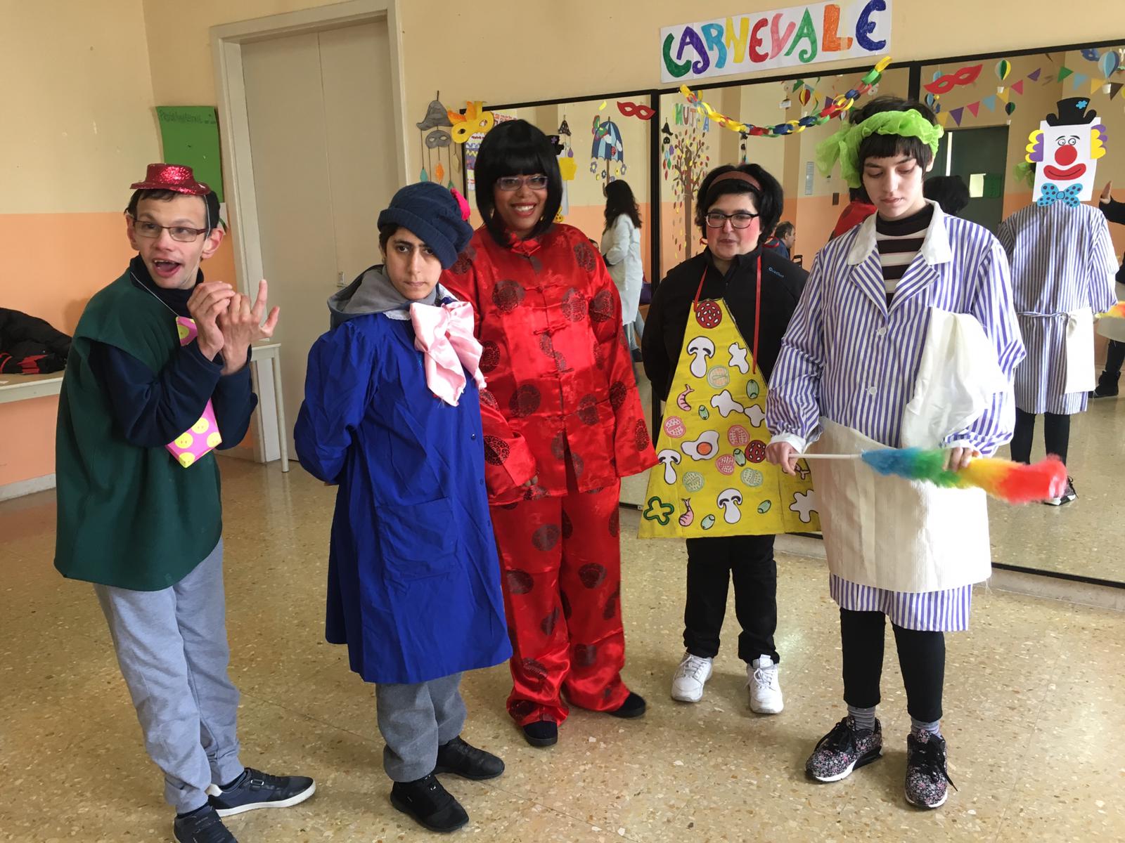 Il colorato Carnevale della cooperativa Auxilium